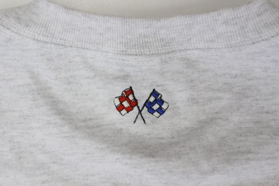 オリジナル刺繍　刺繍加工　刺繍　直接刺繍　チェーンステッチ刺繍　チェーンステッチ　ランニングステッチ　相良刺繍サテンステッチ　タタミステッチ　Tシャツ　トレーナー　ランニング　ノースリーブ　ベスト　セーター　ポンチョ　ウインドブレーカー　コーチジャケット　デニムジャケット　ジャケット　エプロン　Yシャツ　ワイシャツ　ワークシャツ　ダンガリーシャツ　開襟シャツ　背広　スーツ　スラックス　学生服　体操服　メルトンシャツ　メルトンジャケット　 ジャージ　トレーニングウエア　ウエア　型代無料書体　オリジナル書体　パーカー　ジップアップ