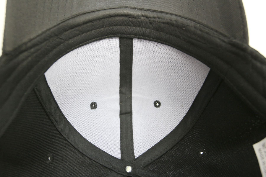 オリジナル刺繍　刺繍加工　刺繍　直接刺繍　チェーンステッチ刺繍　チェーンステッチ　ランニングステッチ　相良刺繍サテンステッチ　タタミステッチ　Tシャツ　トレーナー　ランニング　ノースリーブ　ベスト　セーター　ポンチョ　ウインドブレーカー　コーチジャケット　デニムジャケット　ジャケット　エプロン　Yシャツ　ワイシャツ　ワークシャツ　ダンガリーシャツ　開襟シャツ　背広　スーツ　スラックス　学生服　体操服　メルトンシャツ　メルトンジャケット　 ジャージ　トレーニングウエア　ウエア　型代無料書体　オリジナル書体　パーカー　ジップアップ