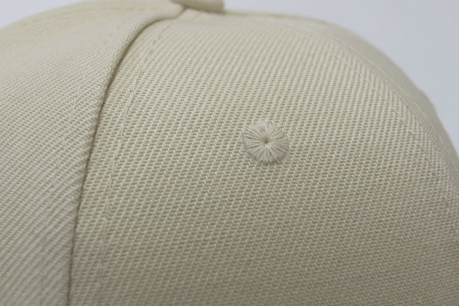 オリジナル刺繍　刺繍加工　刺繍　直接刺繍　チェーンステッチ刺繍　チェーンステッチ　ランニングステッチ　相良刺繍サテンステッチ　タタミステッチ　Tシャツ　トレーナー　ランニング　ノースリーブ　ベスト　セーター　ポンチョ　ウインドブレーカー　コーチジャケット　デニムジャケット　ジャケット　エプロン　Yシャツ　ワイシャツ　ワークシャツ　ダンガリーシャツ　開襟シャツ　背広　スーツ　スラックス　学生服　体操服　メルトンシャツ　メルトンジャケット　 ジャージ　トレーニングウエア　ウエア　型代無料書体　オリジナル書体　パーカー　ジップアップ