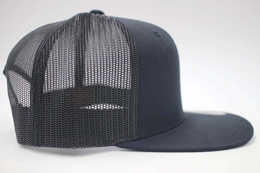 オリジナル刺繍　刺繍加工　刺繍　直接刺繍　チェーンステッチ刺繍　チェーンステッチ　ランニングステッチ　相良刺繍サテンステッチ　タタミステッチ　Tシャツ　トレーナー　ランニング　ノースリーブ　ベスト　セーター　ポンチョ　ウインドブレーカー　コーチジャケット　デニムジャケット　ジャケット　エプロン　Yシャツ　ワイシャツ　ワークシャツ　ダンガリーシャツ　開襟シャツ　背広　スーツ　スラックス　学生服　体操服　メルトンシャツ　メルトンジャケット　
ジャージ　トレーニングウエア　ウエア　型代無料書体　オリジナル書体　パーカー　ジップアップ
